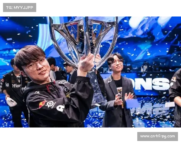 Faker荣登电竞名人堂 成为首位三冠王荣耀成员 Faker荣登电竞名人堂 成为首位三冠王荣耀成员